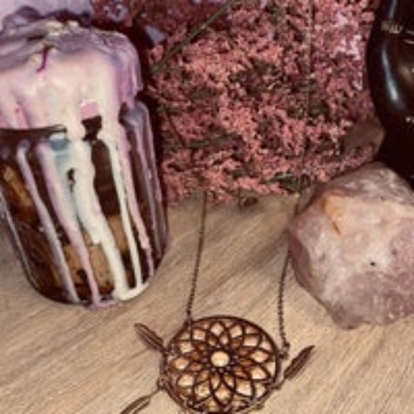 Boho dreamcatcher Necklace - Picture 3 of 3